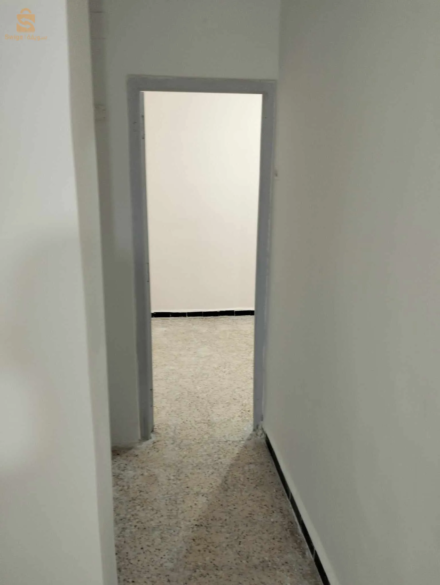 شقة F3 في الطابق الثالث حي الباطن بوسعادة مقابلة جامع احمد حماني