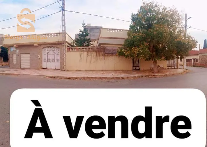 villa à vendre à hammam bou hajar 
450 m carré
3 façades