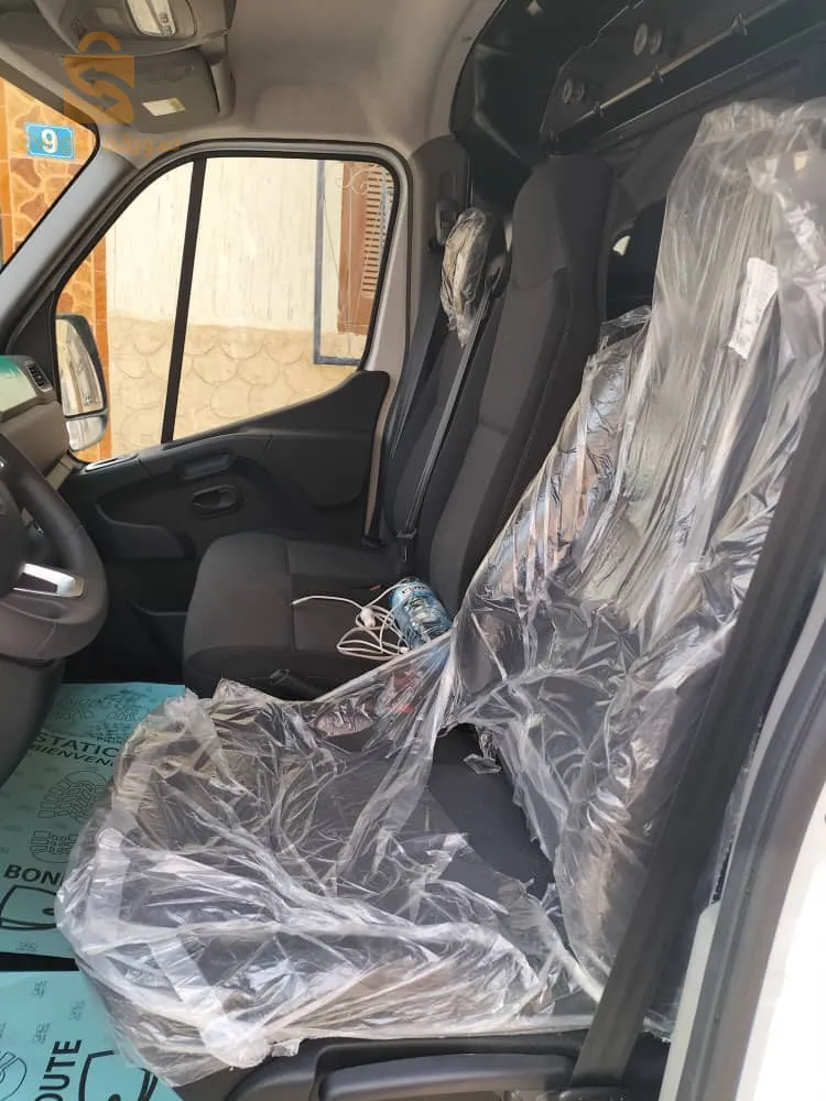 سيارة جديدة للبيع