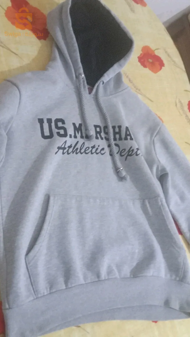 JOGGING US MARCHALL ORIGINAL  
TRÈS COMFORTABLE ET STYLÉ
TAILLE : M 
SWEAT 1800 JOGGING 1600 ENSEMBLE 2700🔥🤯
PRIX IMBATTABLE