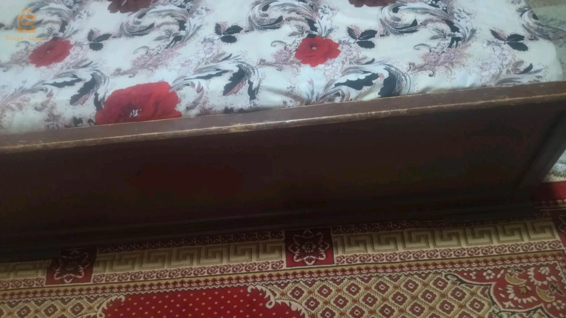 غرفة نوم متوسطة