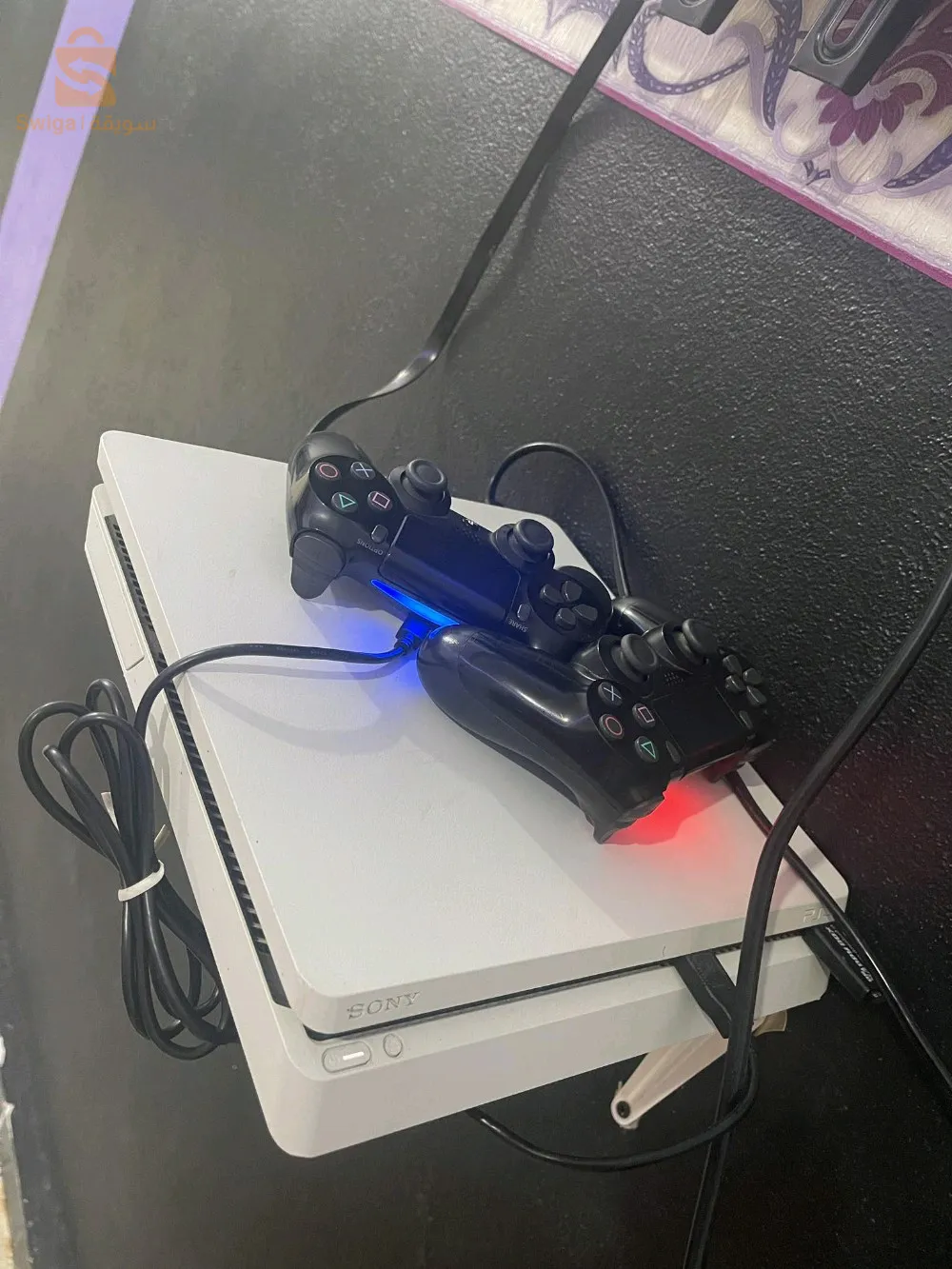 بلاي  ps4 و 2 منات دوريجين إيكس بوكس 360و 3 مناط و تلفاز سومسونق حجم 43 وتلفاز إكسترام حجم 42 و لعبة الكينق فيها 100 لعبة وبيار 70 حجم إيطاليا و كمبيوتر جديد وطابعة نوع كانون و مكتب وكاس وطابعة نوع كانون كل هذا ب 35 مليون وأبدا أخدم من نهارك