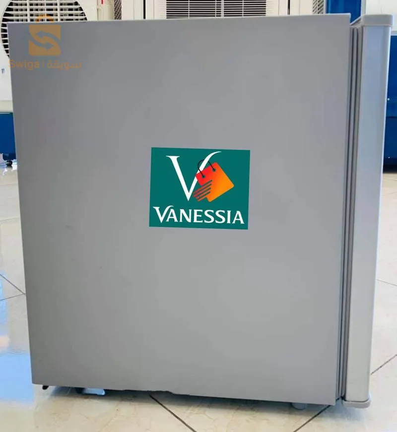 ثلاجة حجم صغير