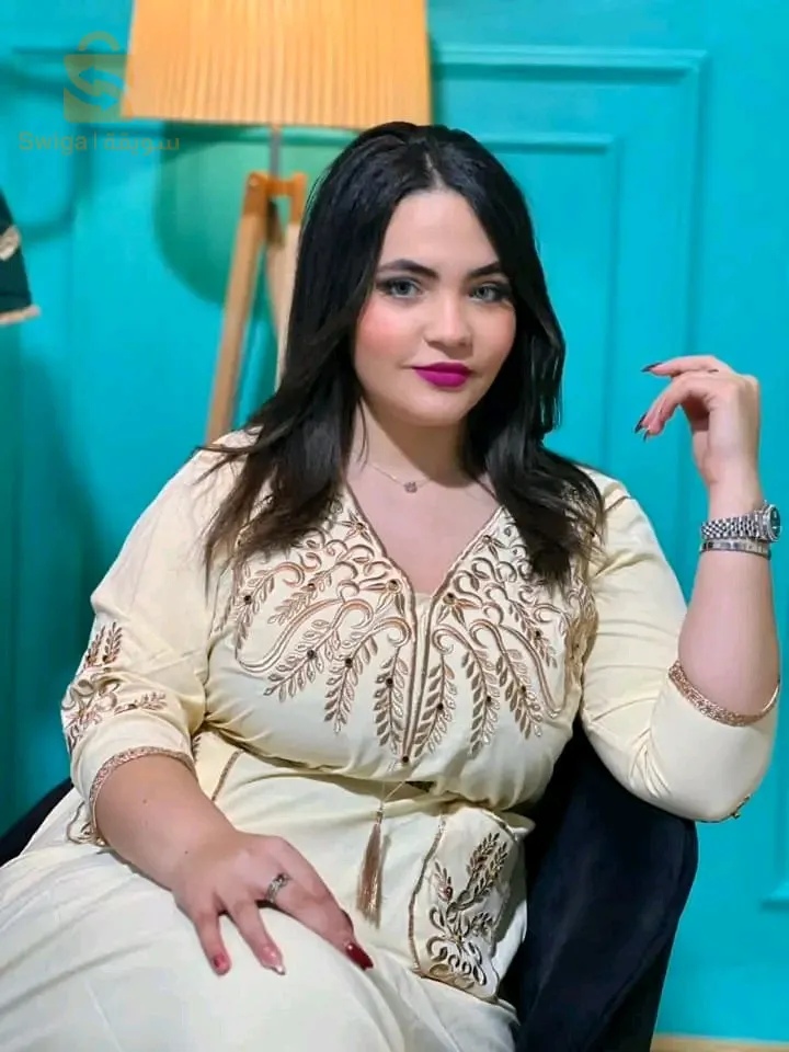 robe d'hotesse pour l'aid