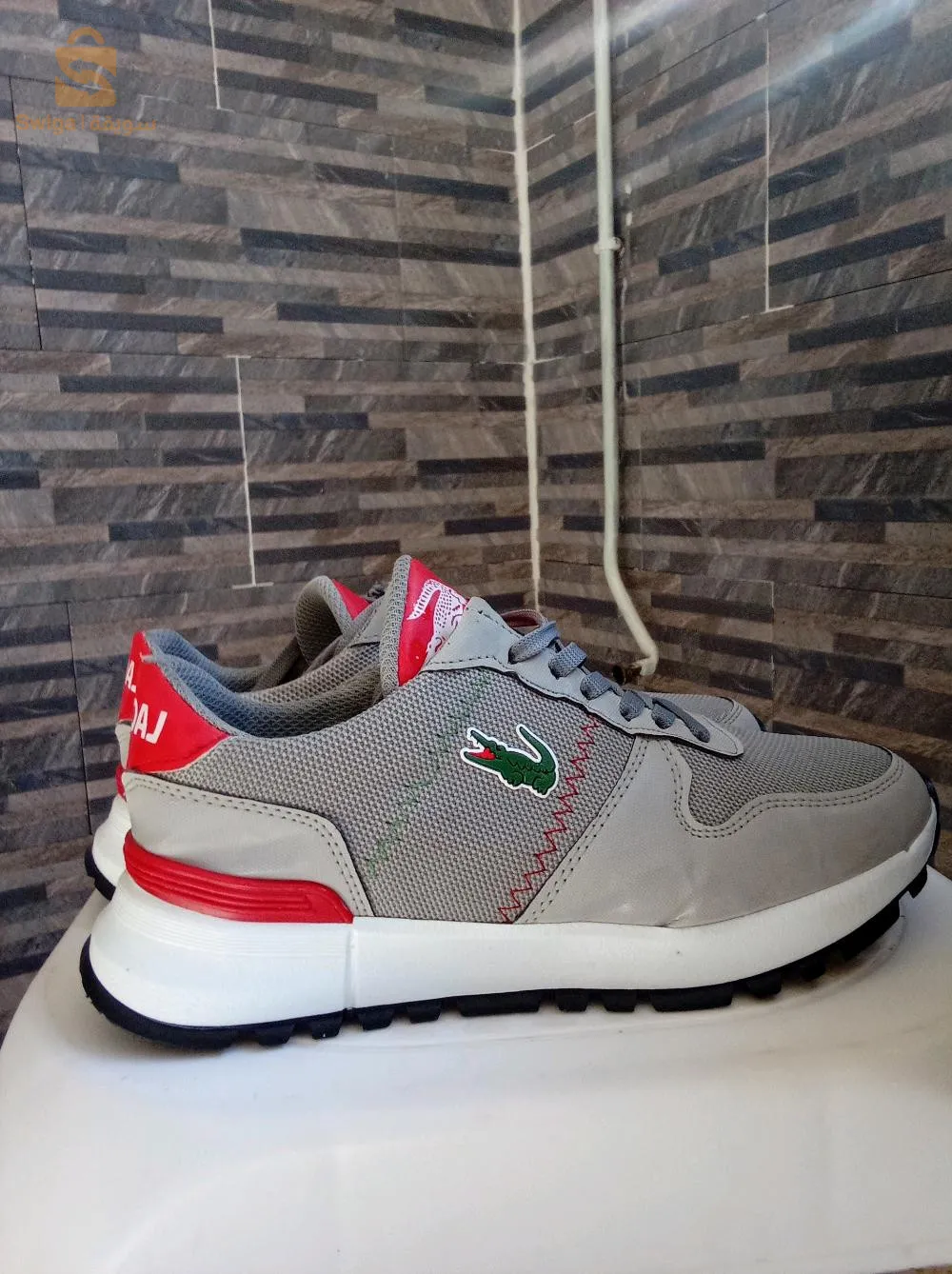 حذاء رجالي مستعمل مرة واحدة مقاس  39 كبيرة