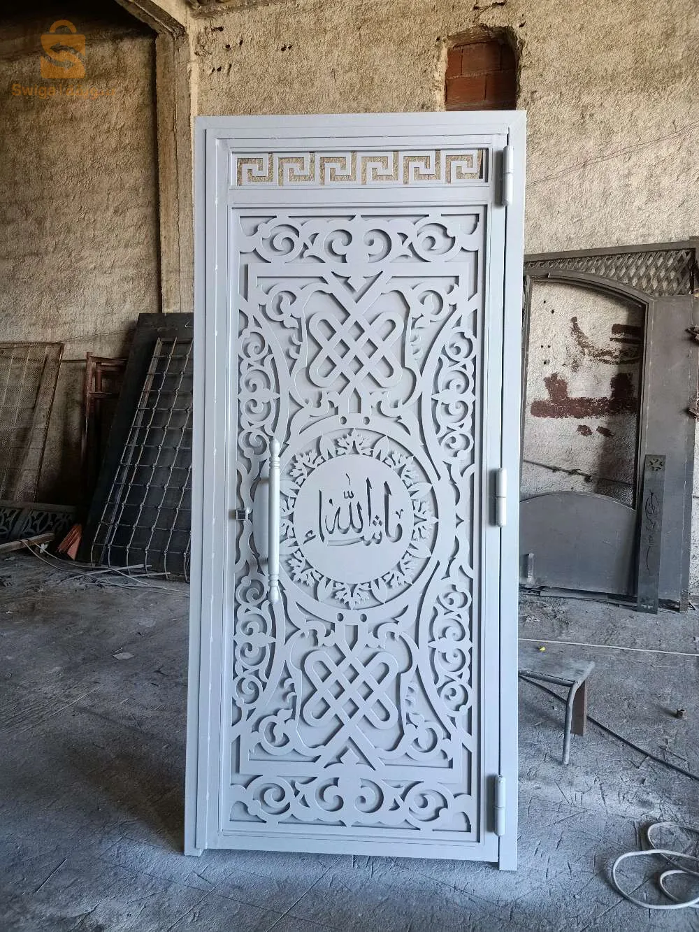 سلام عليكم خاوتي كاين بيبان حديد خدمة نضيفة وصليد وسعر مناسب جدا جدا للجميع مرحبا بيكم خاوتي