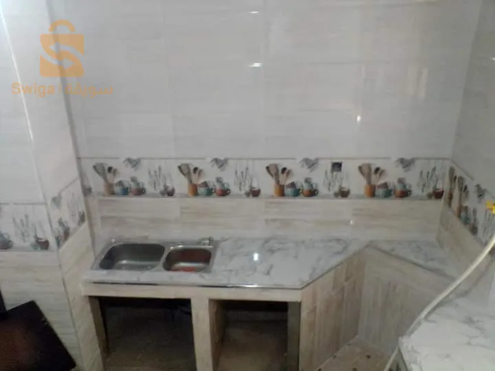 حرفي سيراميك ثقة وإتقان