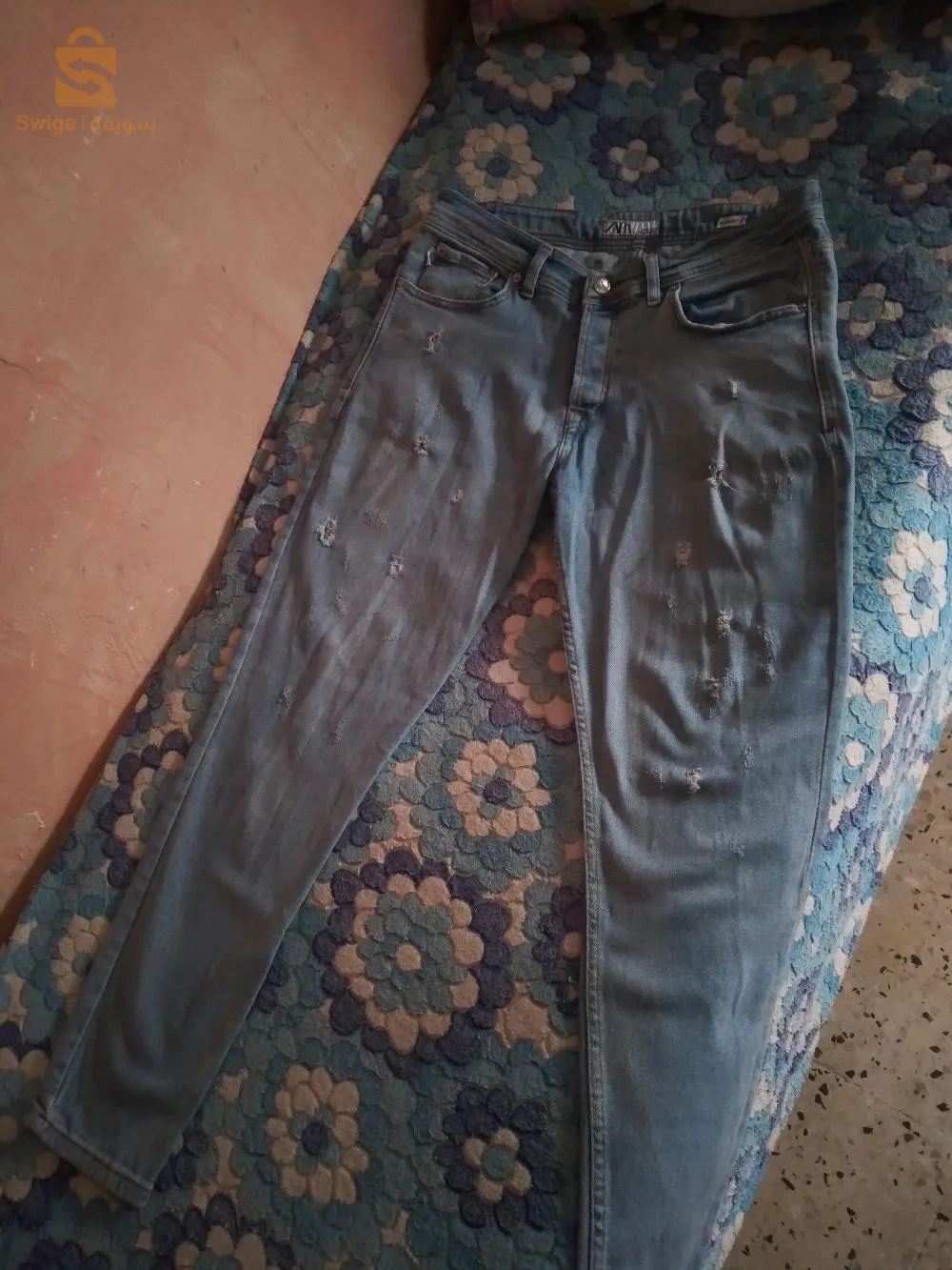 هناك سروال واحد فقط ، سوف أنزع إعلان حينما يباع