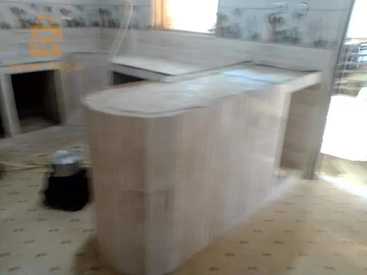 حرفي سيراميك ثقة وإتقان