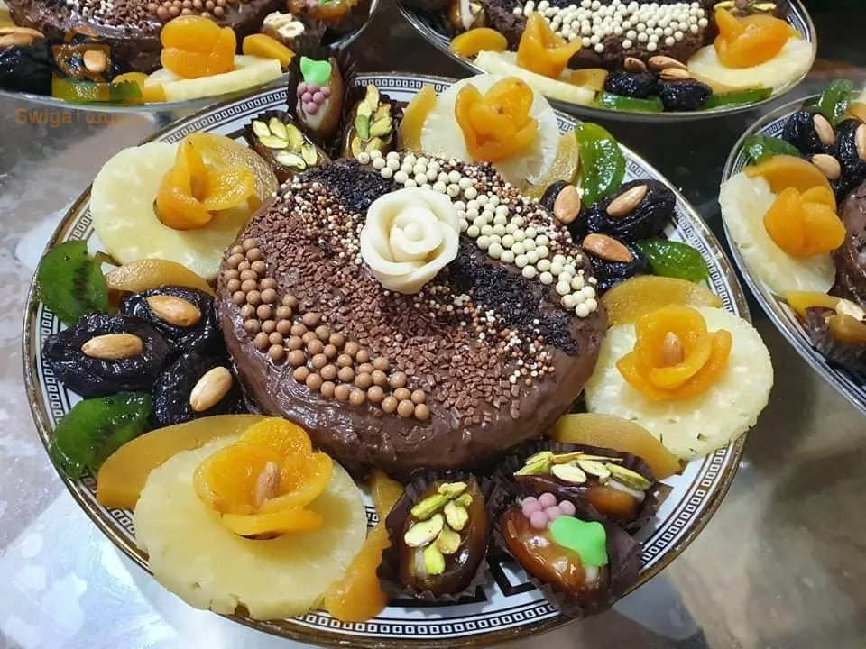 حلويات عصرية للطلب مرحبا بالجميع