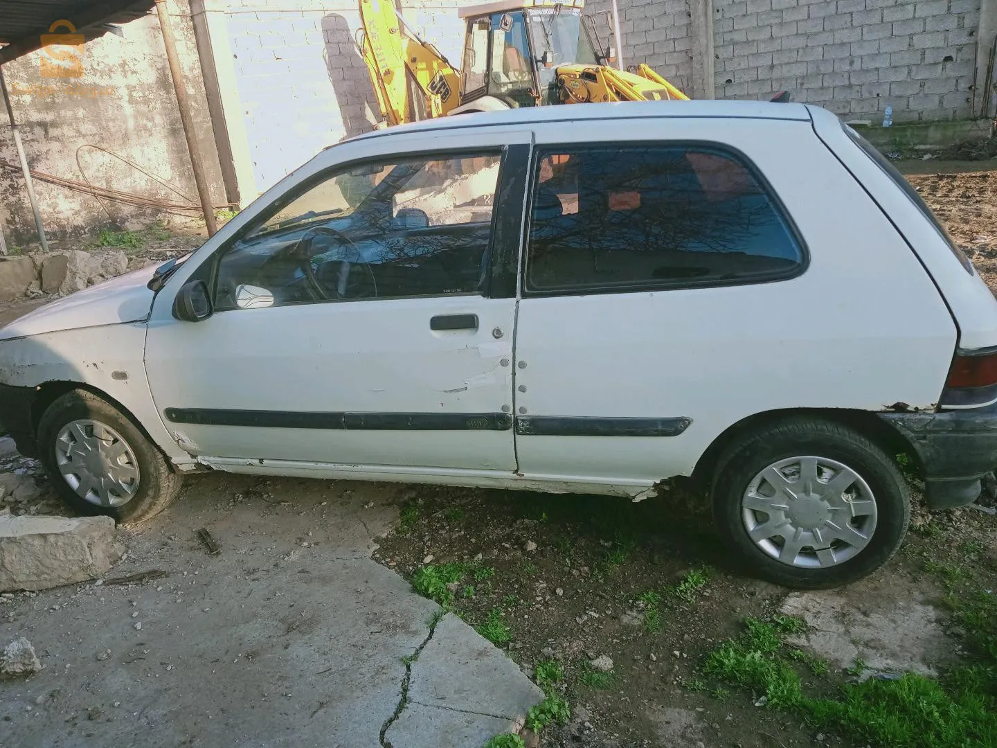 سيارة للبيع