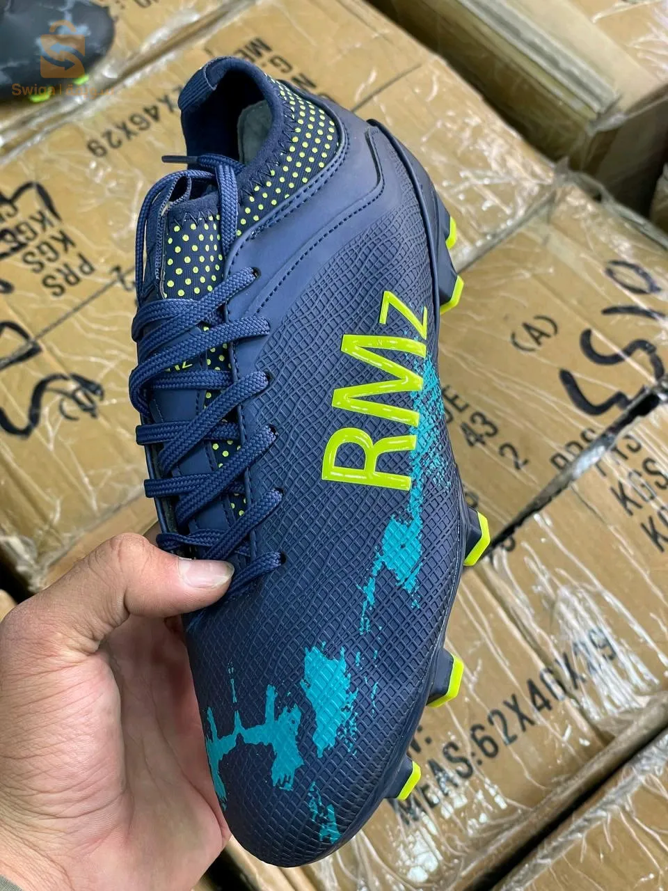 حذاء رياضي crampons RMz Nv model 3