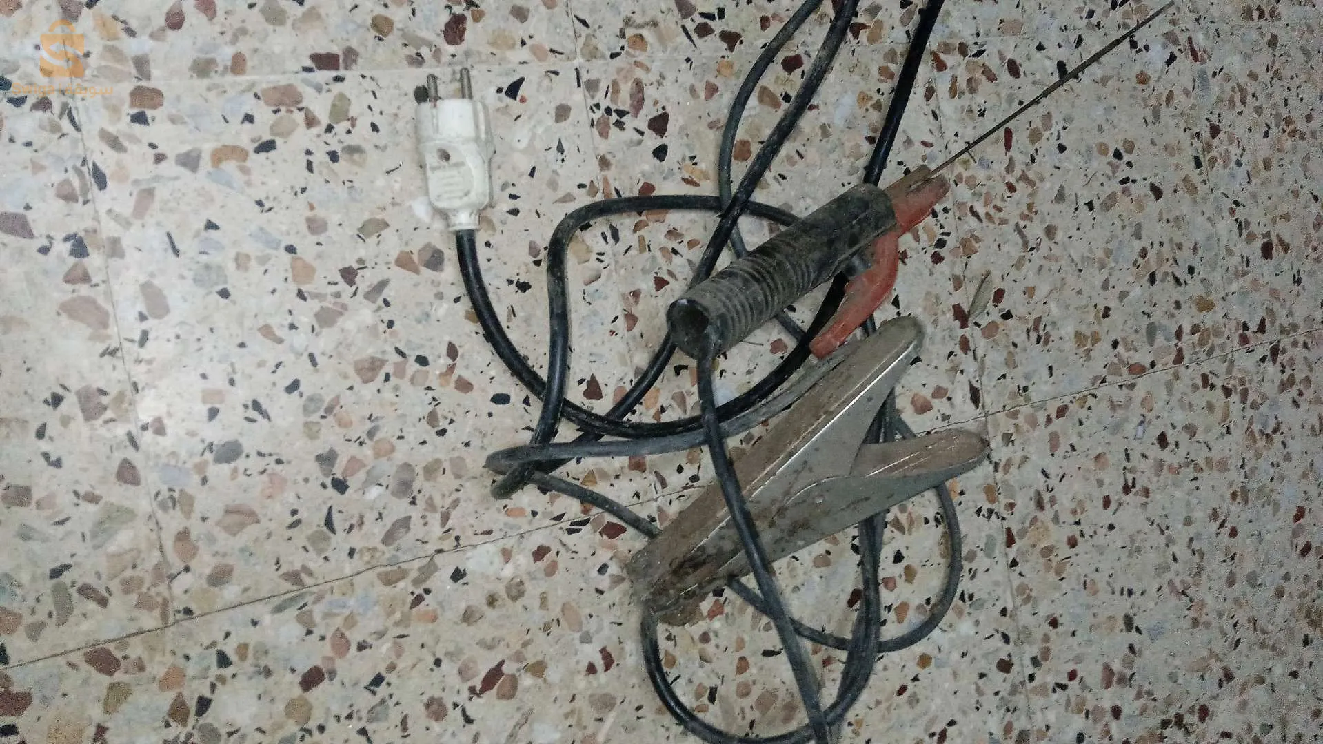 اداة لحام الحديد