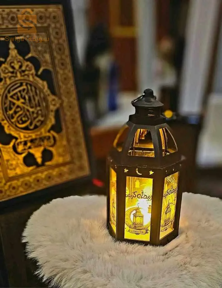 فوانيس وهلال وبهارات لتزيين في شهر رمضان