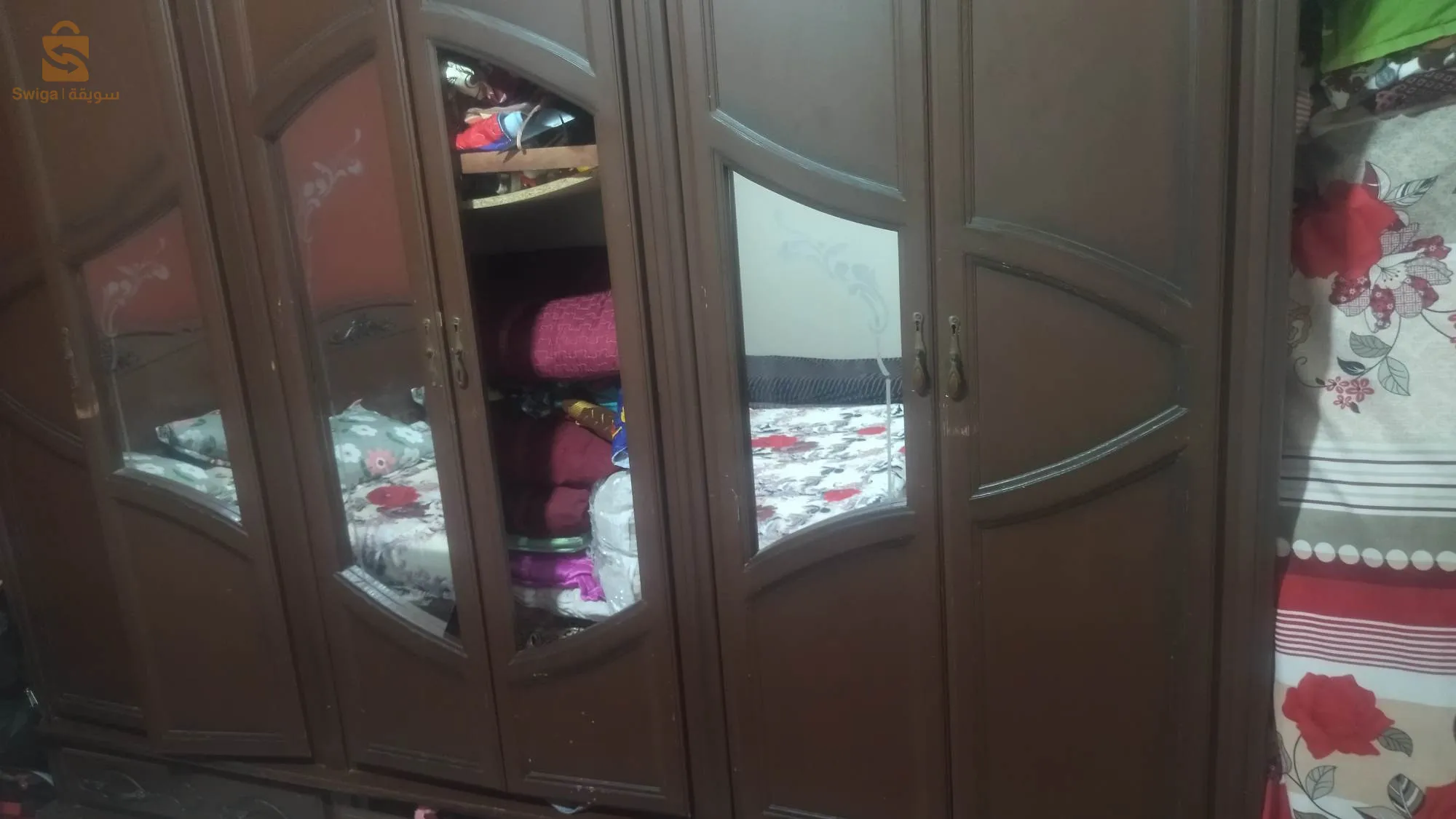 غرفة نوم متوسطة
