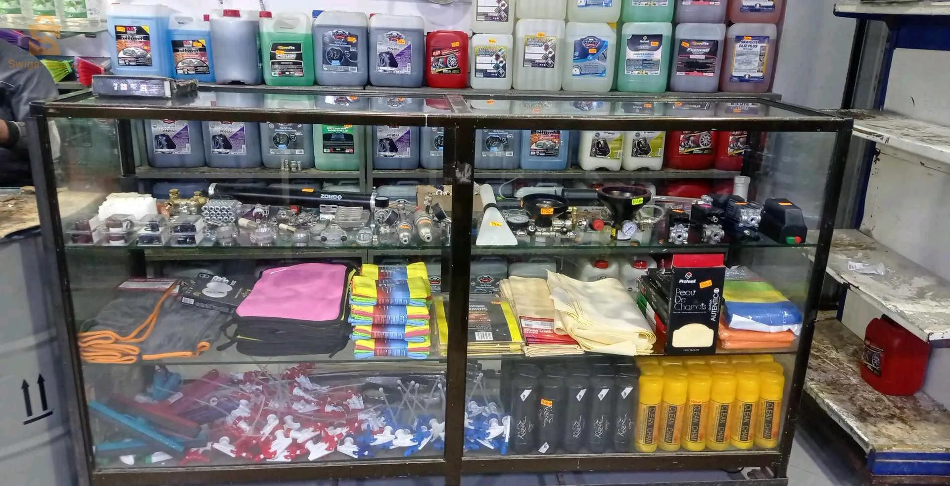 جميع مستلزمات غسيل وتشحيم السيارات