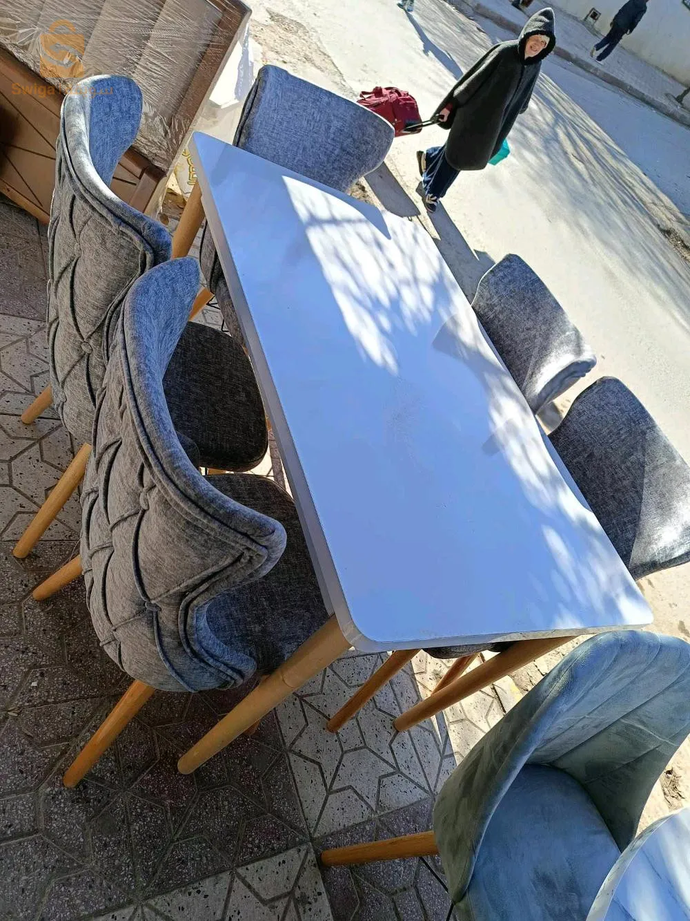 طاولات عصرية