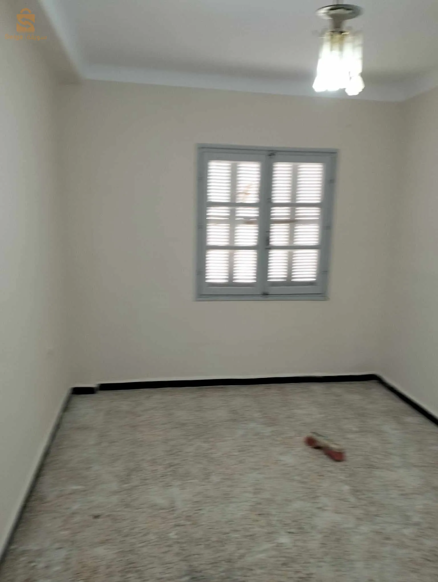 شقة F3 في الطابق الثالث حي الباطن بوسعادة مقابلة جامع احمد حماني