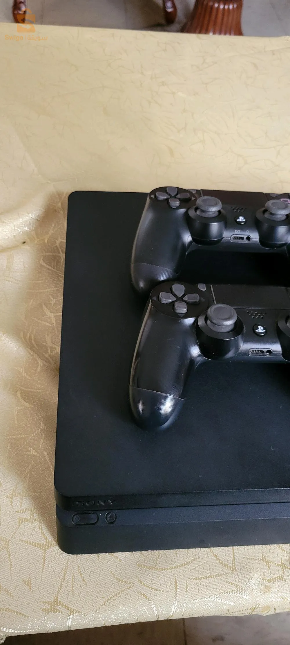 Ps4 slim 500g +2mannette original V2