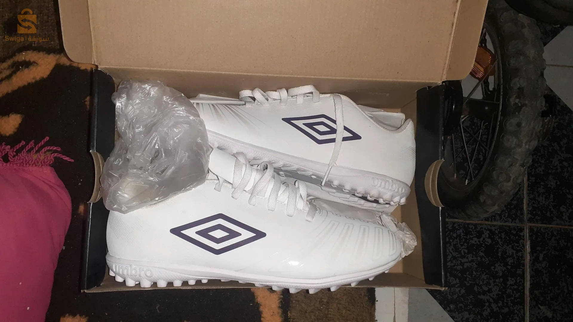 حاجة نضيفة. لا مارك umbro فالبلون بوانتور 42 توتيرا