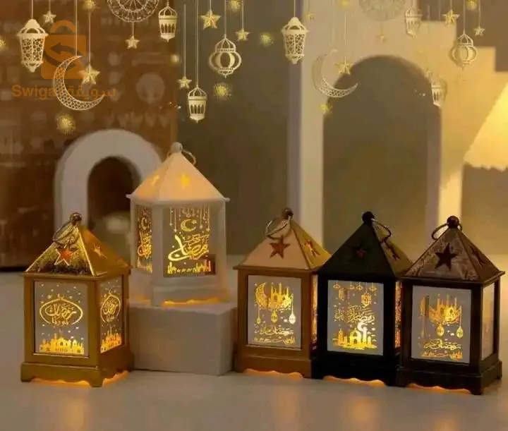 فوانيس وهلال وبهارات لتزيين في شهر رمضان
