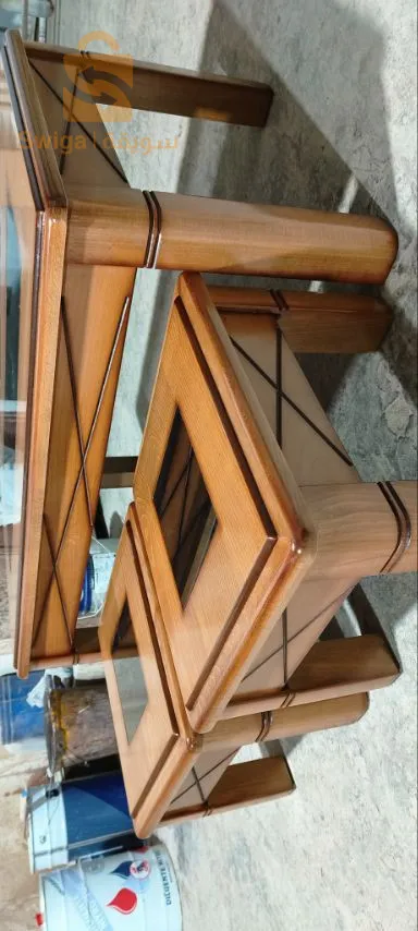 طابل باز فيها بانو وفيها زجاج
