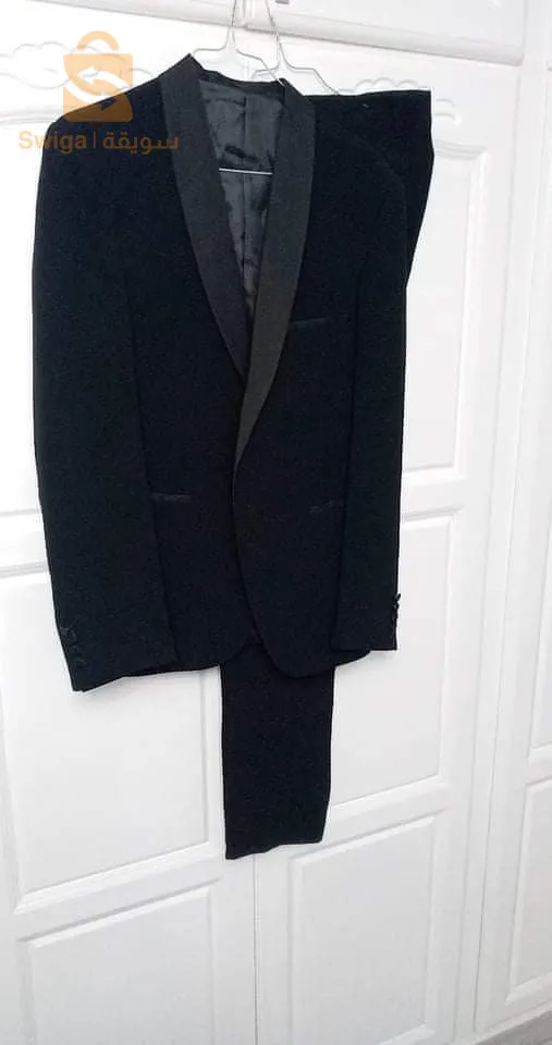 كوستيم جديد ملبوس مرة السعر 20000 دج المهتم يتواصل