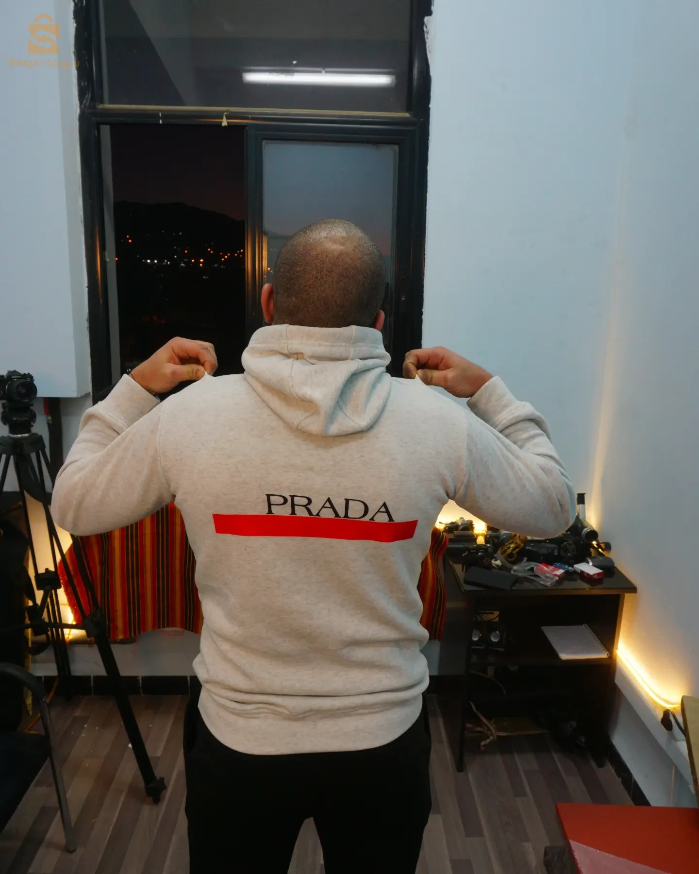 hoodie's et ensemble la Coste Nike Adidas Louis Vuitton Prada
تريكوات كاليتي واعرة تلبس وحدك