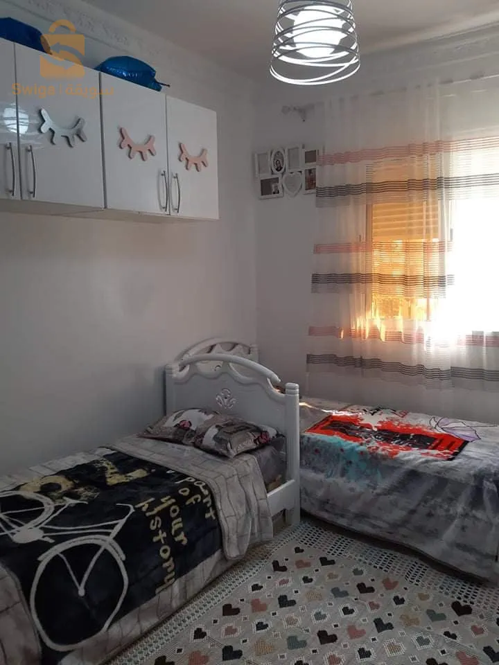 les lit 🛏 bois hetre  très  solide
سرير خشب اتر  نوعية جد جيدة
