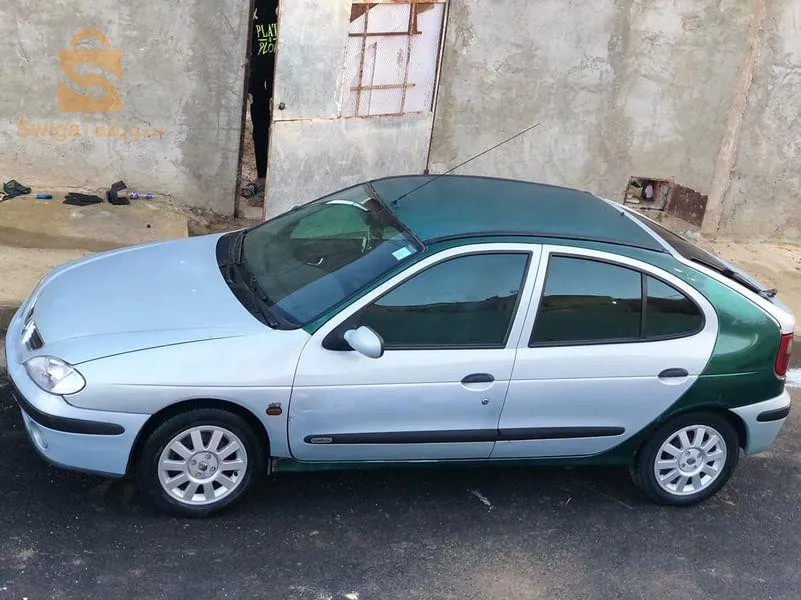megane mlabas 2001 moteur 1.9dci i bleu