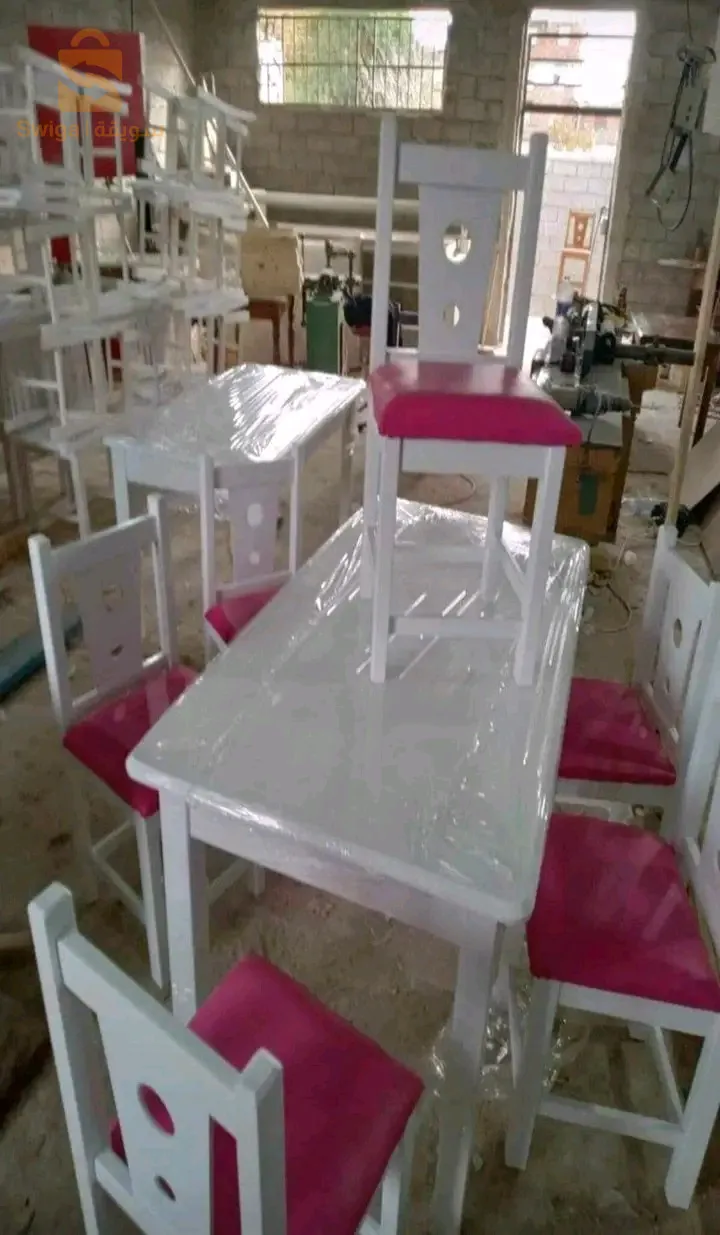 طاولات وكراسي مطبخ