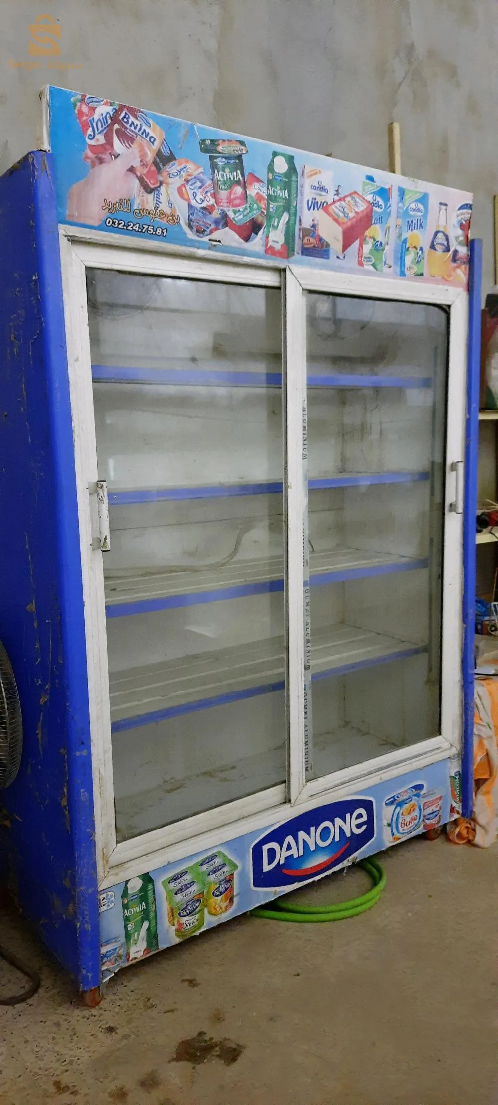 فريقو محل في حالة جيدة للبيع