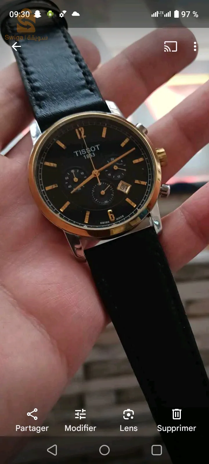 À vendre très belle montre Tissot original chronographe
Bracelet en cuir refait a les norme Bon Etat