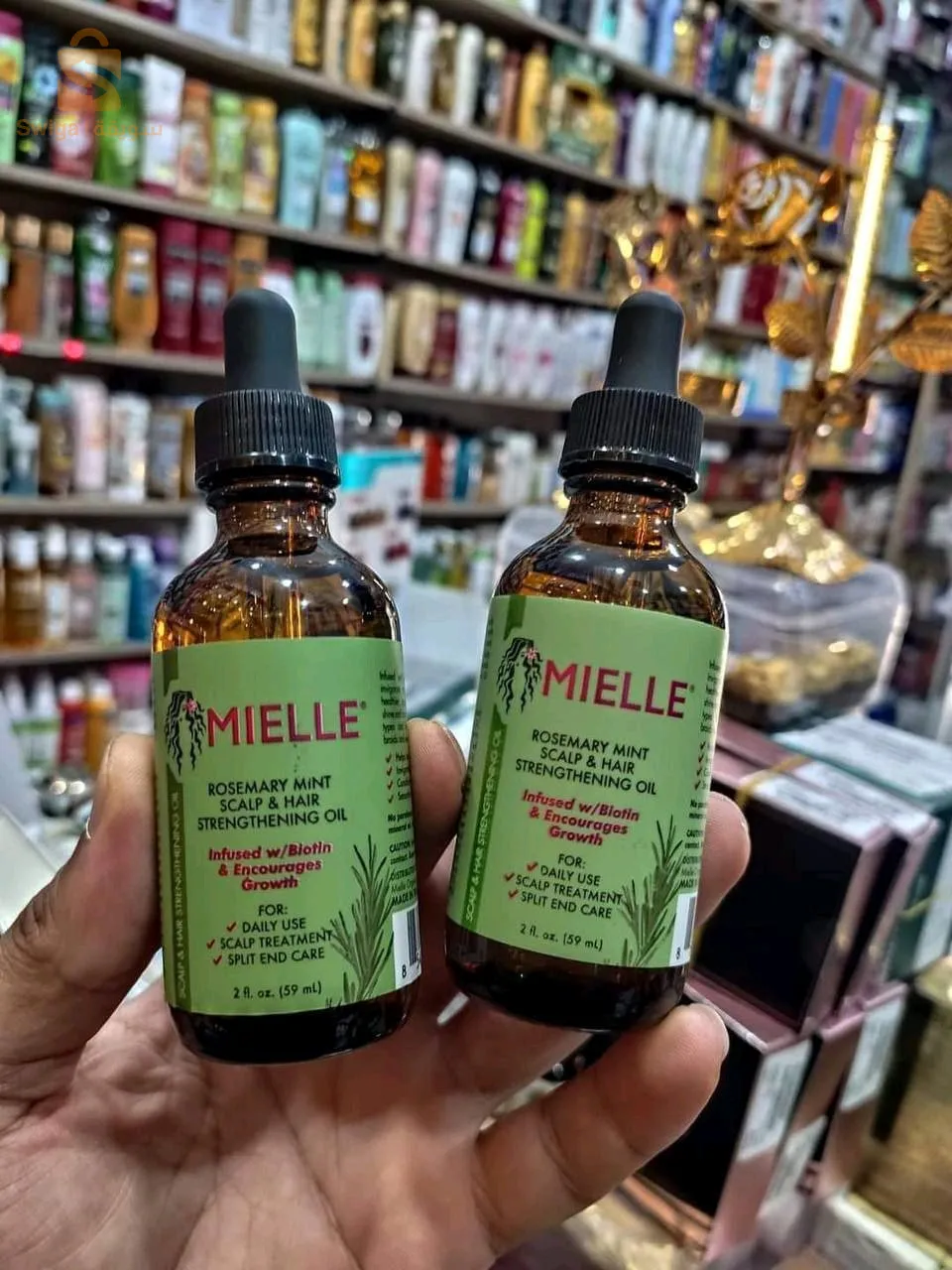 زيت اكليل الجبل للعناية بالشعر