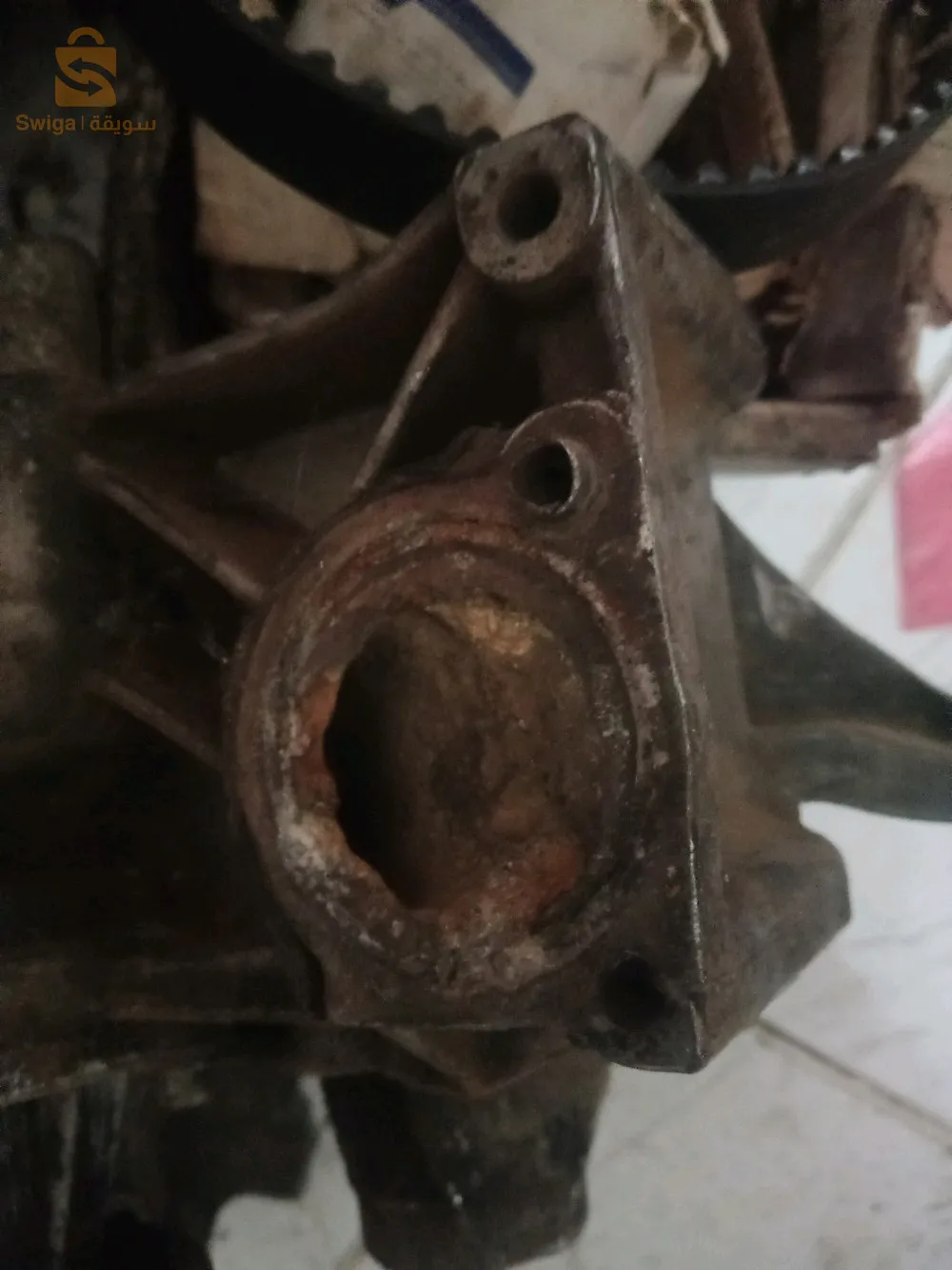 قطع غيار مختلفة