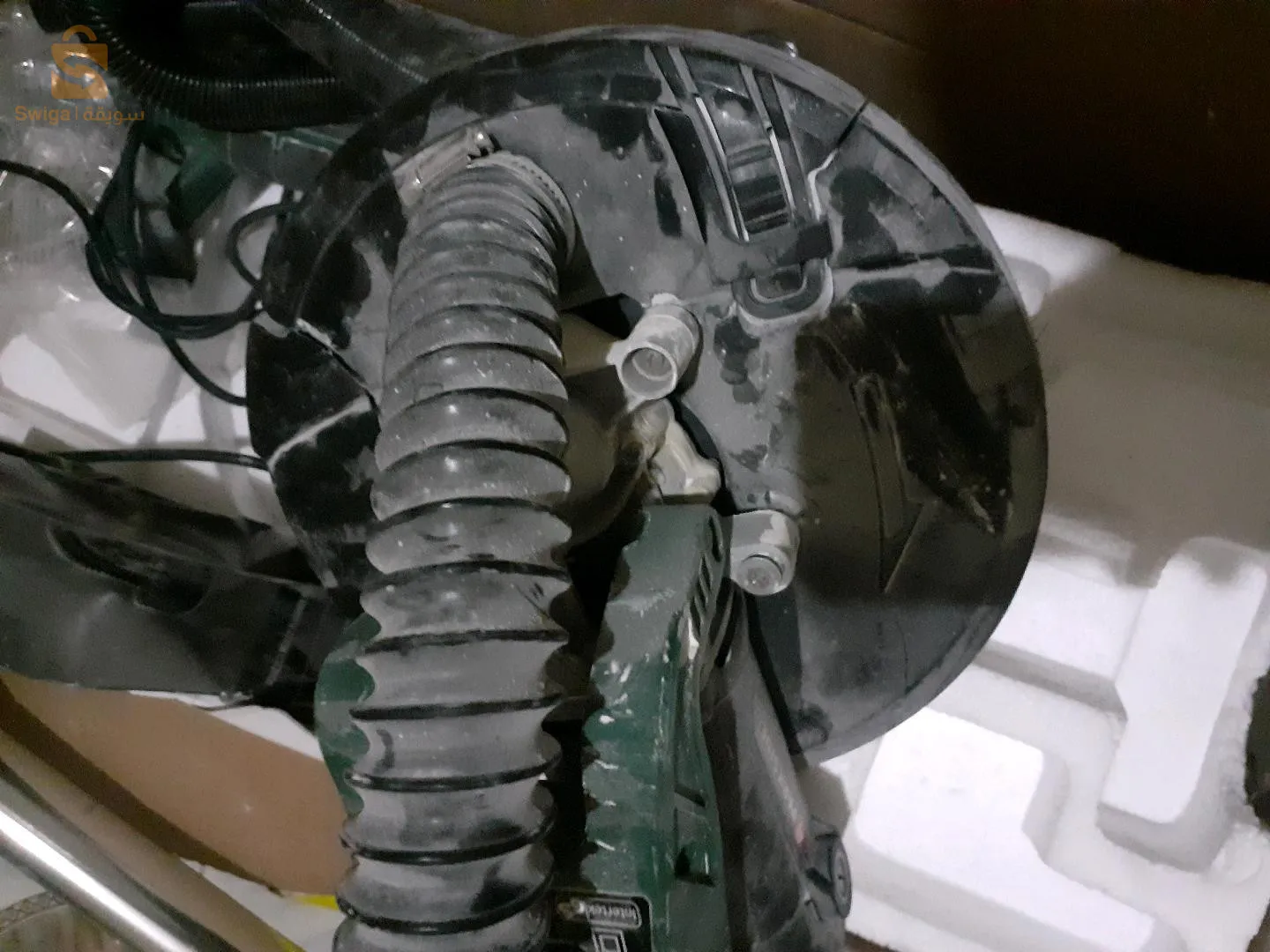 جيراف جديدة طابة عندها شق كما راك تشوف في صورة