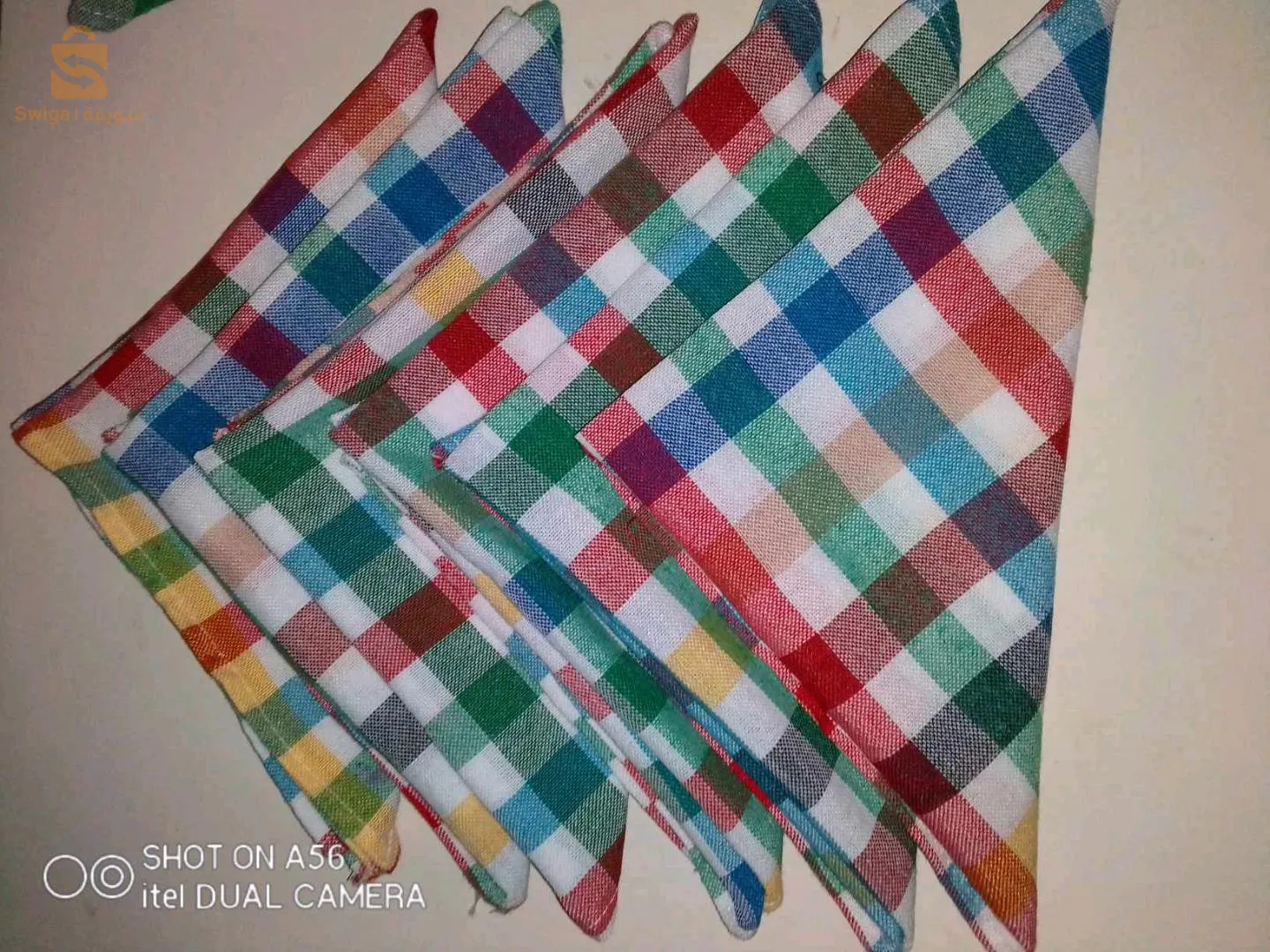 طابلية مع 6 سرفيات عرض رائع لامهات الجزائرية