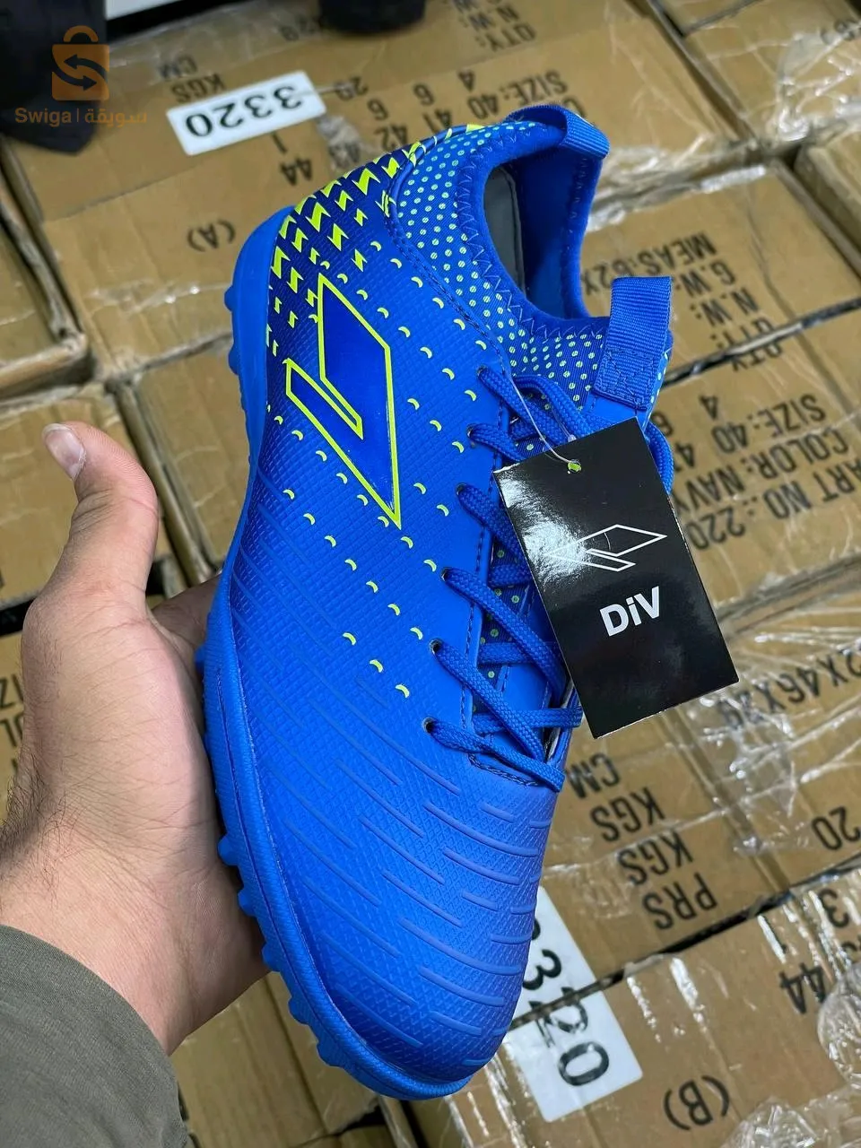 حذاء رياضي difeno crampons mixte .