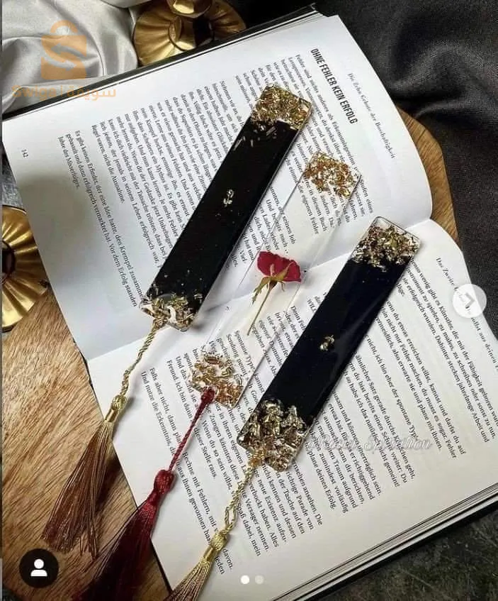 اقلام حبر فواصل كتب و علاقات مفاتيح على شكل حروف حسب الطلب من الريزن
