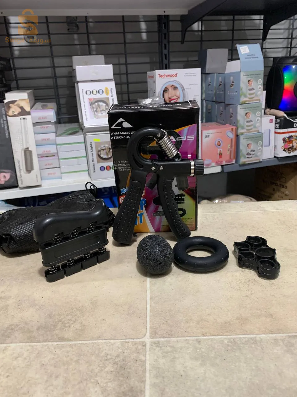 Kit de renforcement de la poignée (5 pièces) Entraîneur de force de la poignée, exercice de l'avant-bras, réglable, renforcement des doigts, anneau et balle anti-stress avec sac de transport