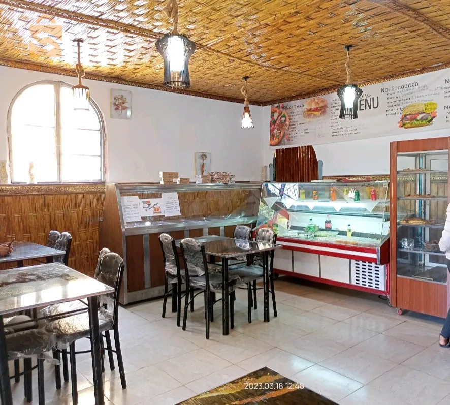 local commercial à ain tmouchent 39m²+ terasse couverte 56 m² trig hotel belair enface hamam bentoueuf acté livret fancier