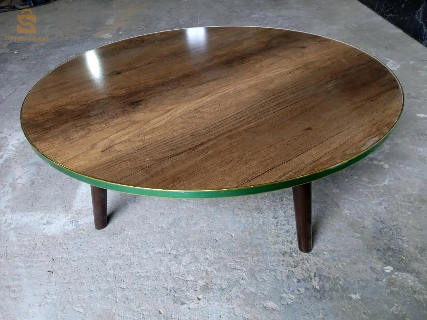 بمناسبة حلول شهر رمضان الكريم 
جبنالك جديد مائدة الطعام 🥰😍😍😍
رجلين دوري 
الشكل الف
شكل د