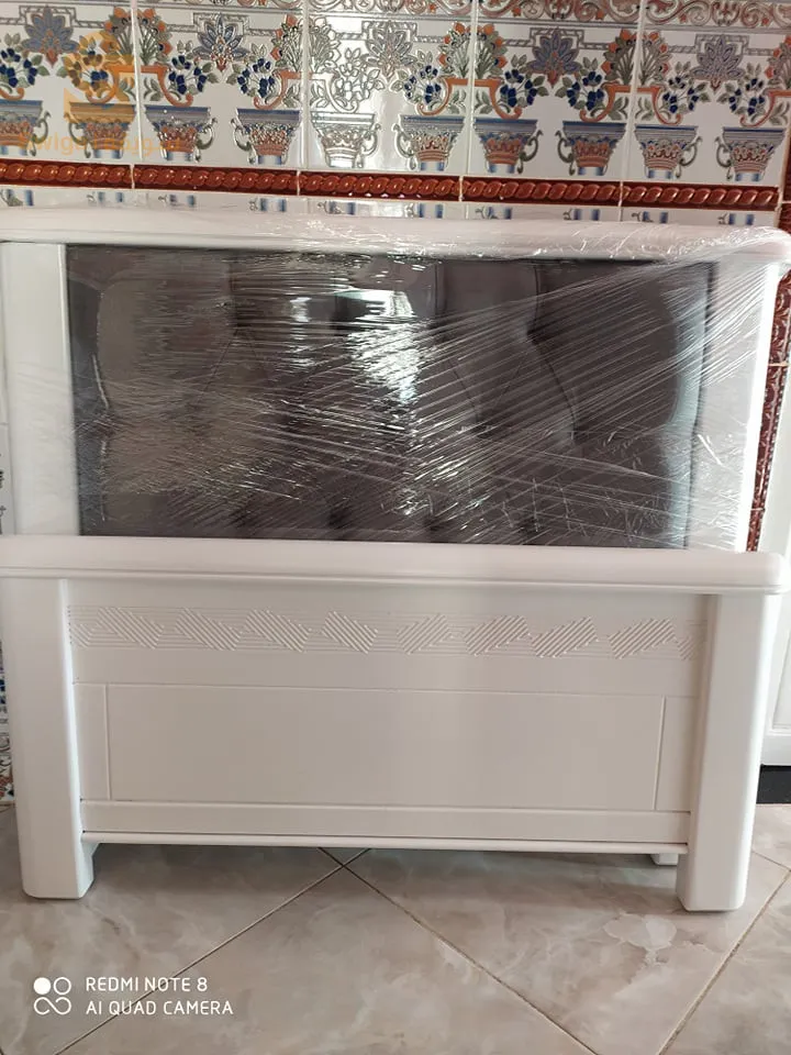 les lit 🛏 bois hetre  très  solide
سرير خشب اتر  نوعية جد جيدة