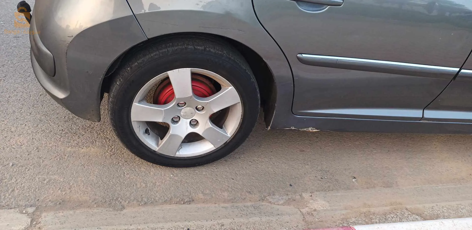 207 1.6hdi
سبيغة فيها بات كاس ادروات وفالبارشوك افو ادروات