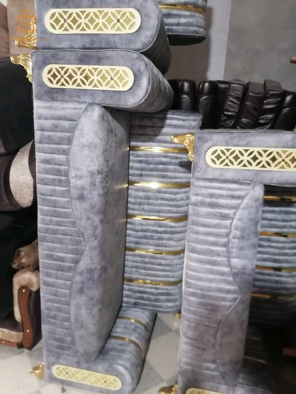 يوجد جميع انواع الاثاث