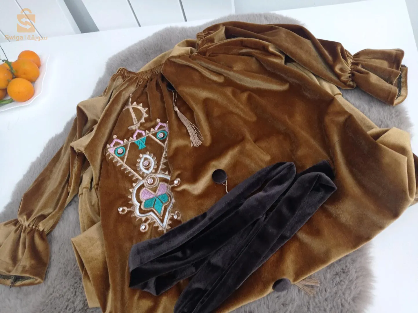 جبة قطيفة طويلة