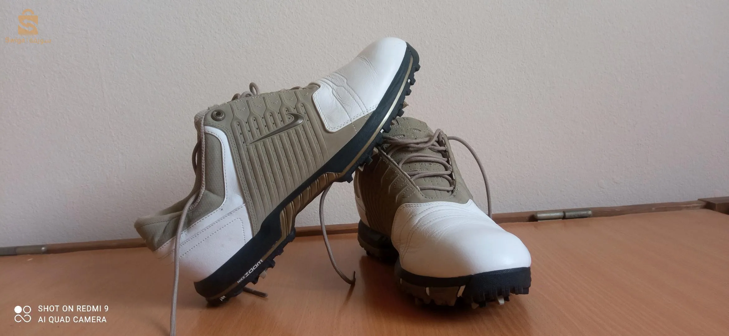 بومڨر . نڨاوس