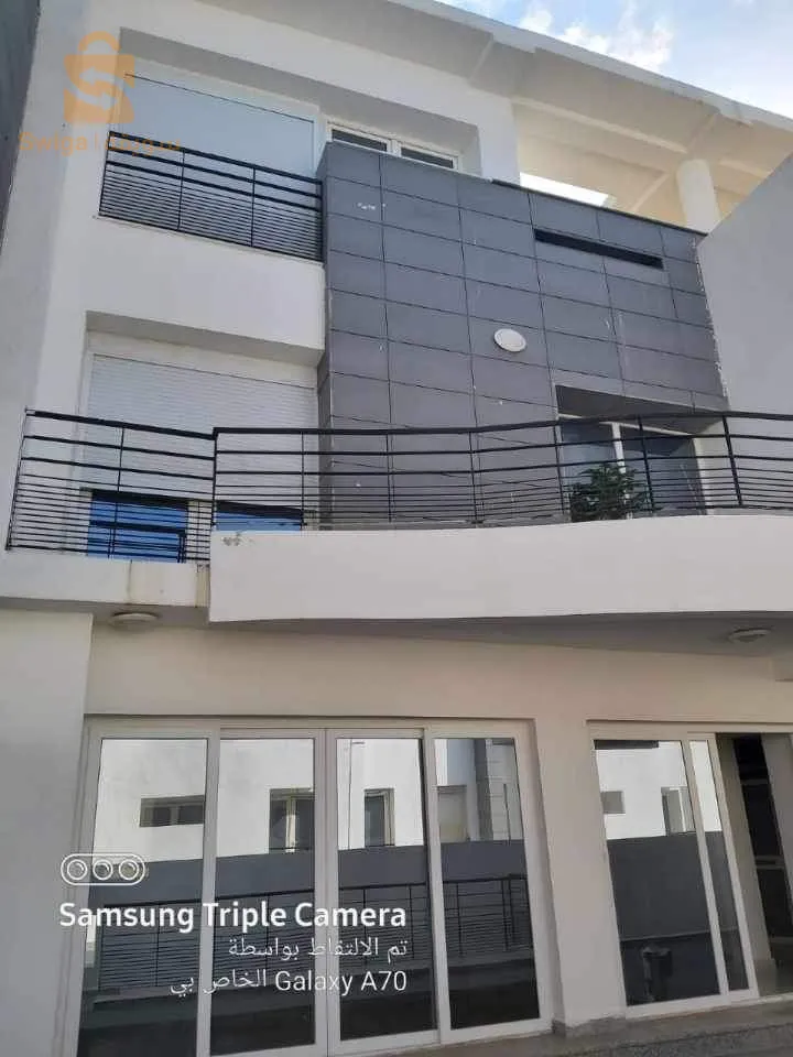 فيلا للبيع.