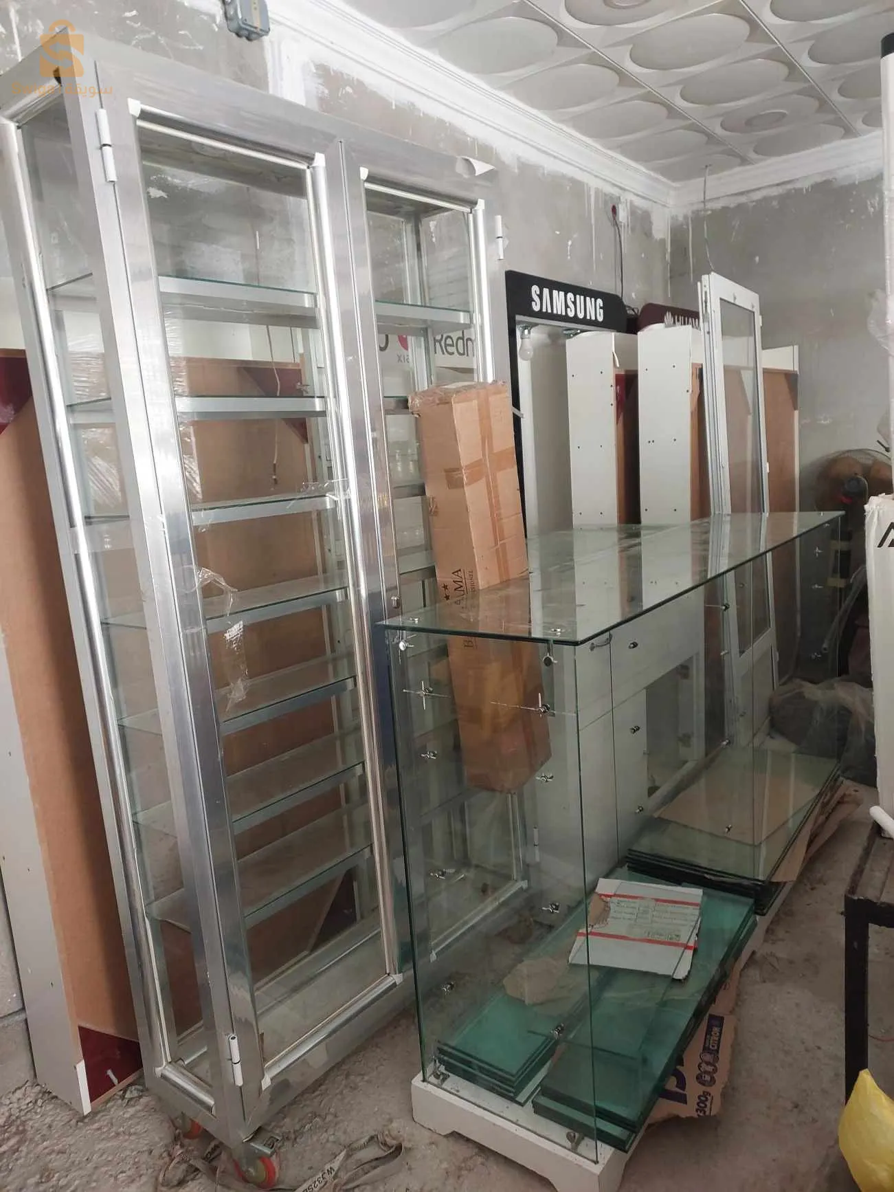 لوازم لفتح محل هواتف نقالة