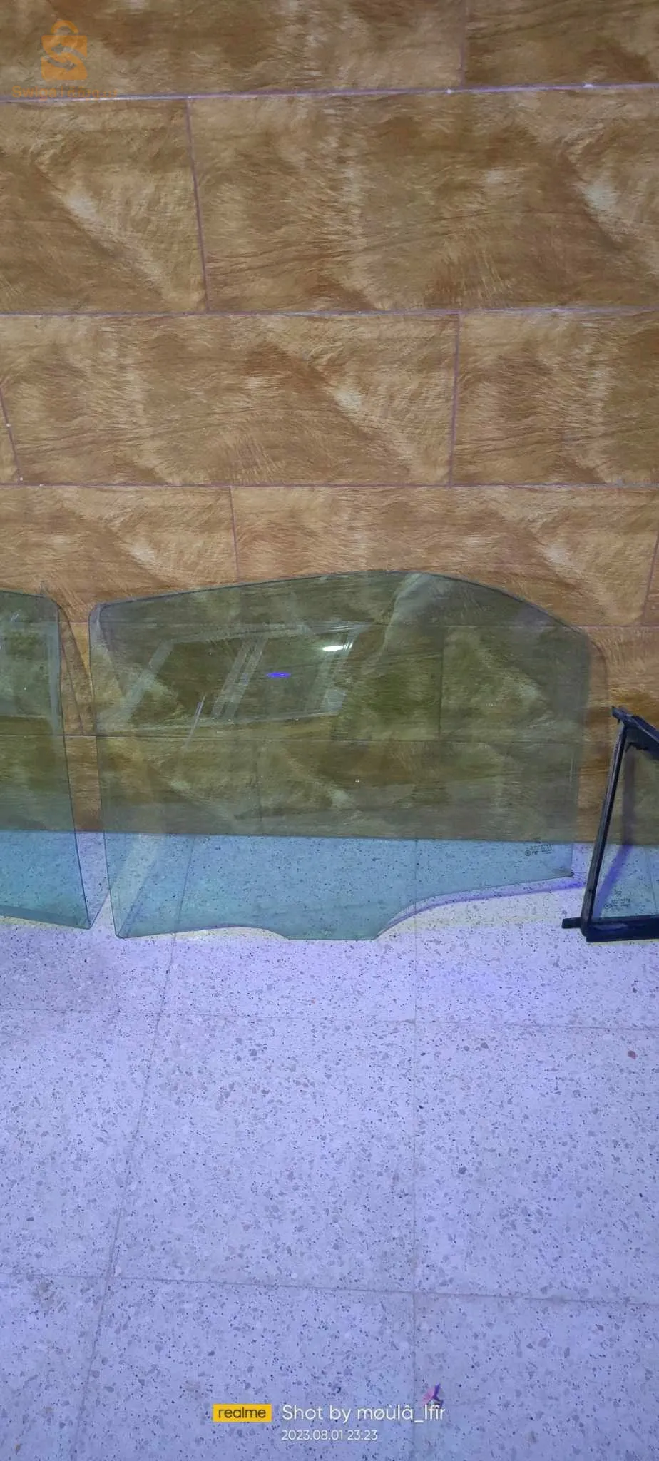 زجاج سيارة من نوع بيجو 406وريجين 
رقم الهاتف:0664497110